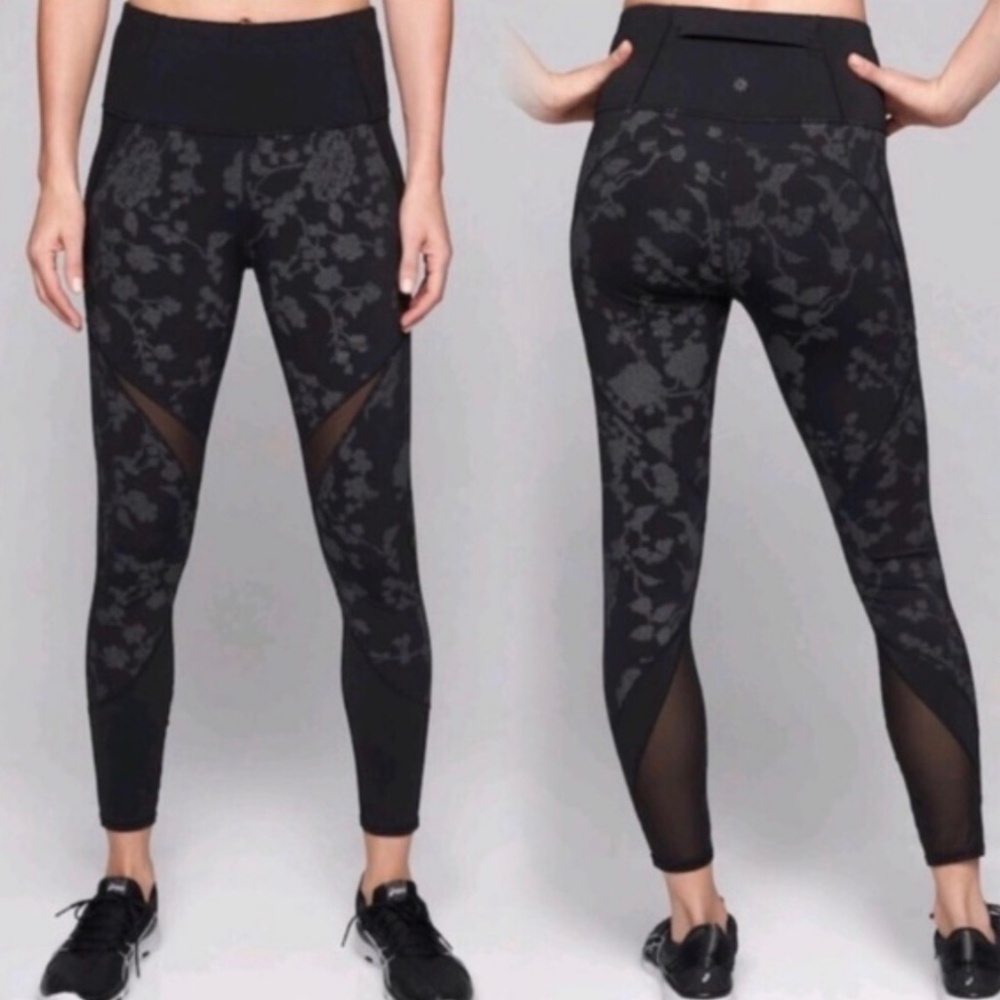 Athleta Moonlight Reflective 7/8 Tight Size Small